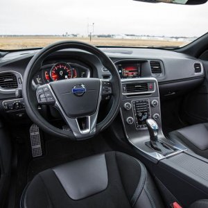 2017-Volvo-V60-Polestar-128.jpg